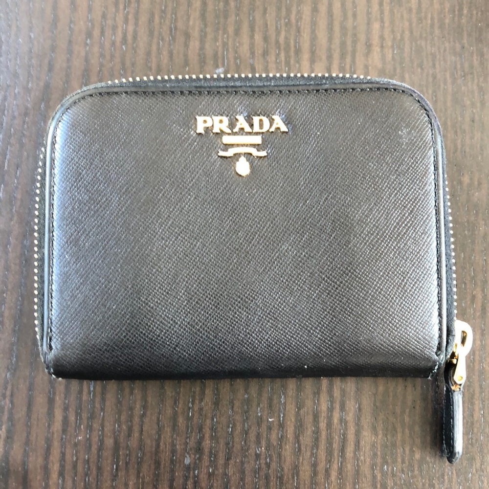💯Authentic Prada Saffiano Compact Wallet in Black